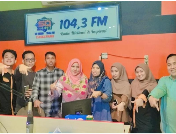 Mahasiswa Prodi Jurnalistik Islam FDKI IAIN SAS BABEL Kunjungi SQ Radio Pangkalpinang